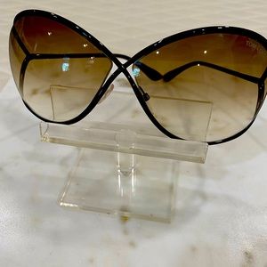 Tom Ford “Miranda” sunglasses TF 130